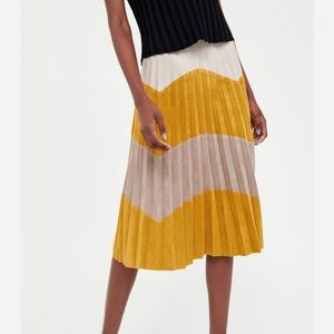 Zara Marigold Yellow Gray Pleated Midi Skirt Faux Suede M